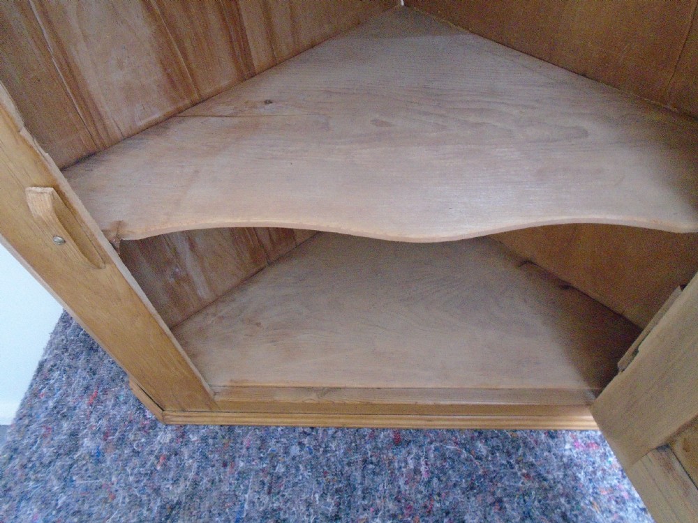 A Lovely Small Wall Hanging Victorian Antique / Old Pine Waxed Corner Cabinet View IX
