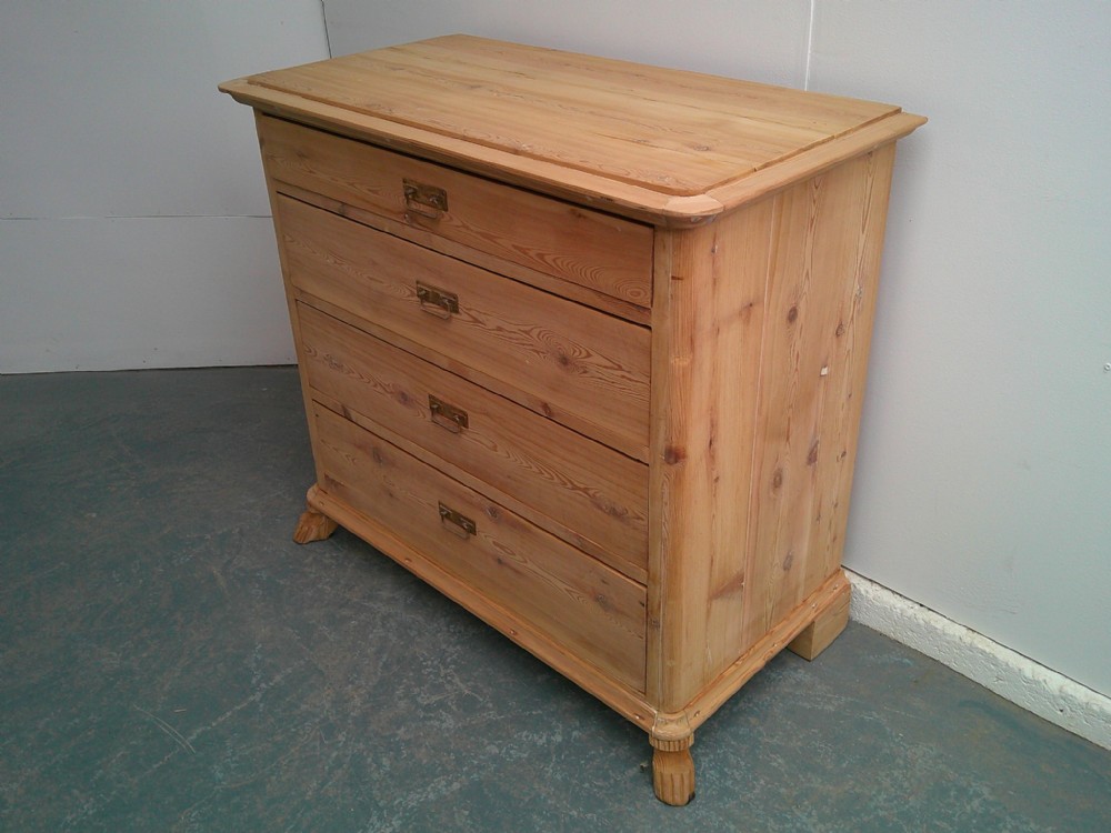 A Super Claw Foot Victorian Antique Pine 4 Drawer Chest of Drawers to Wax/Paint