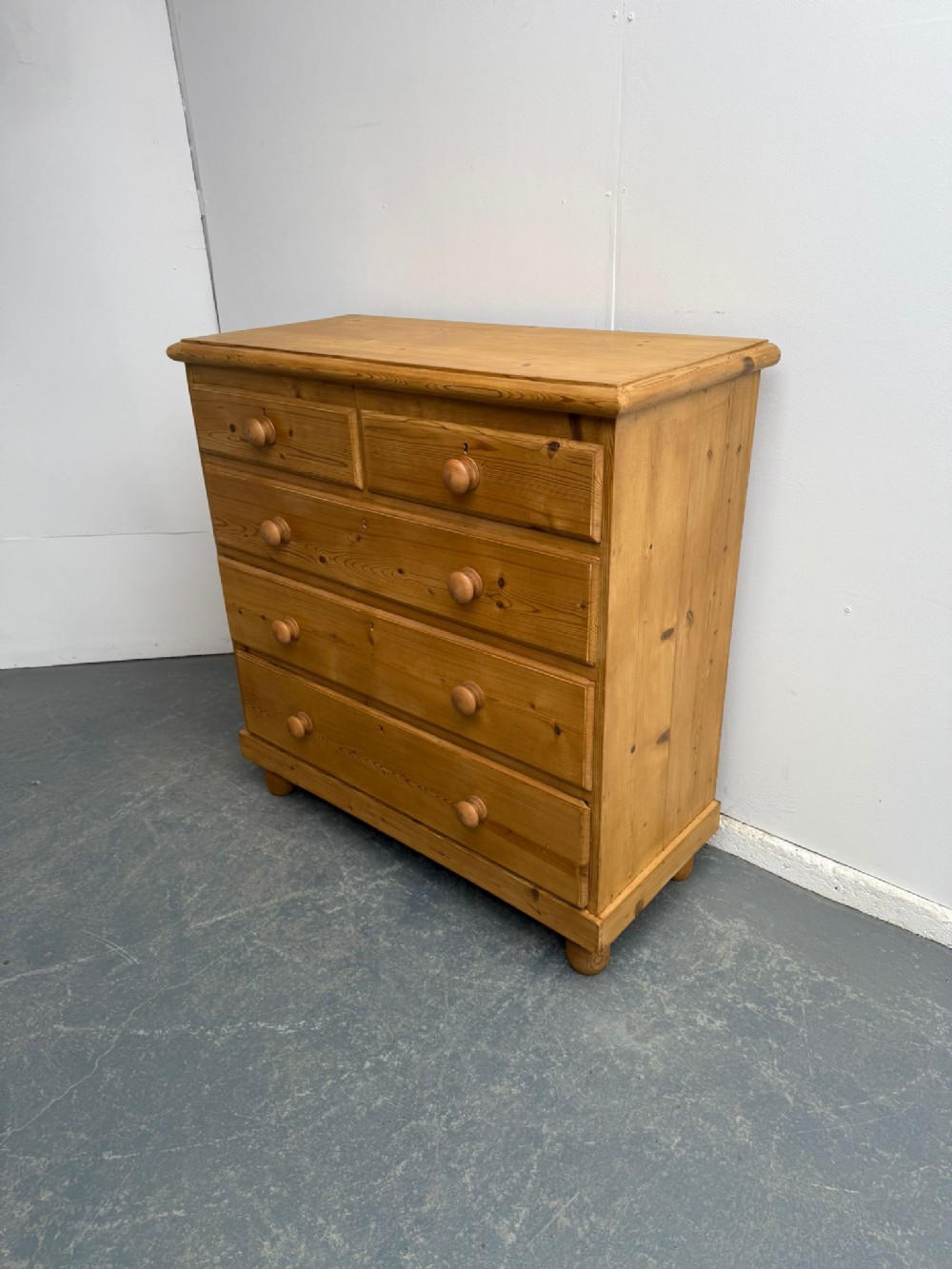 An Exceptional Large Antique /Old Pine Waxed 5 Drawer Victorian Chest of Drawers