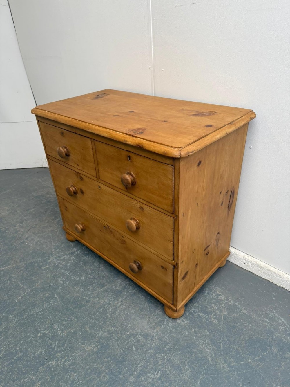 A Cute Small Victorian Antique /Old Pine Waxed 4 Drawer Chest of Drawers