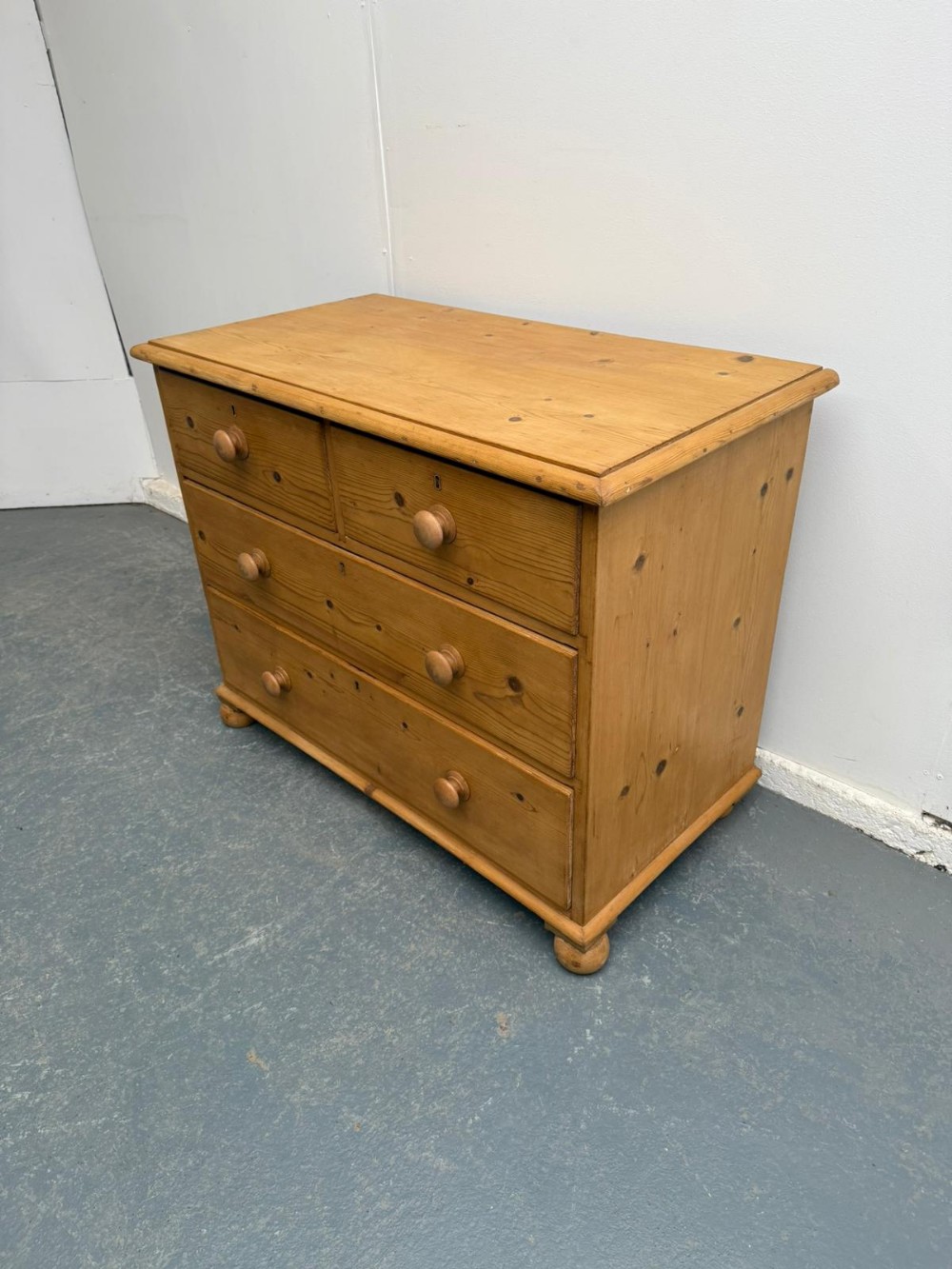 A Great Antique /Old Pine Waxed Plank End 4 Drawer Victorian Chest of Drawers