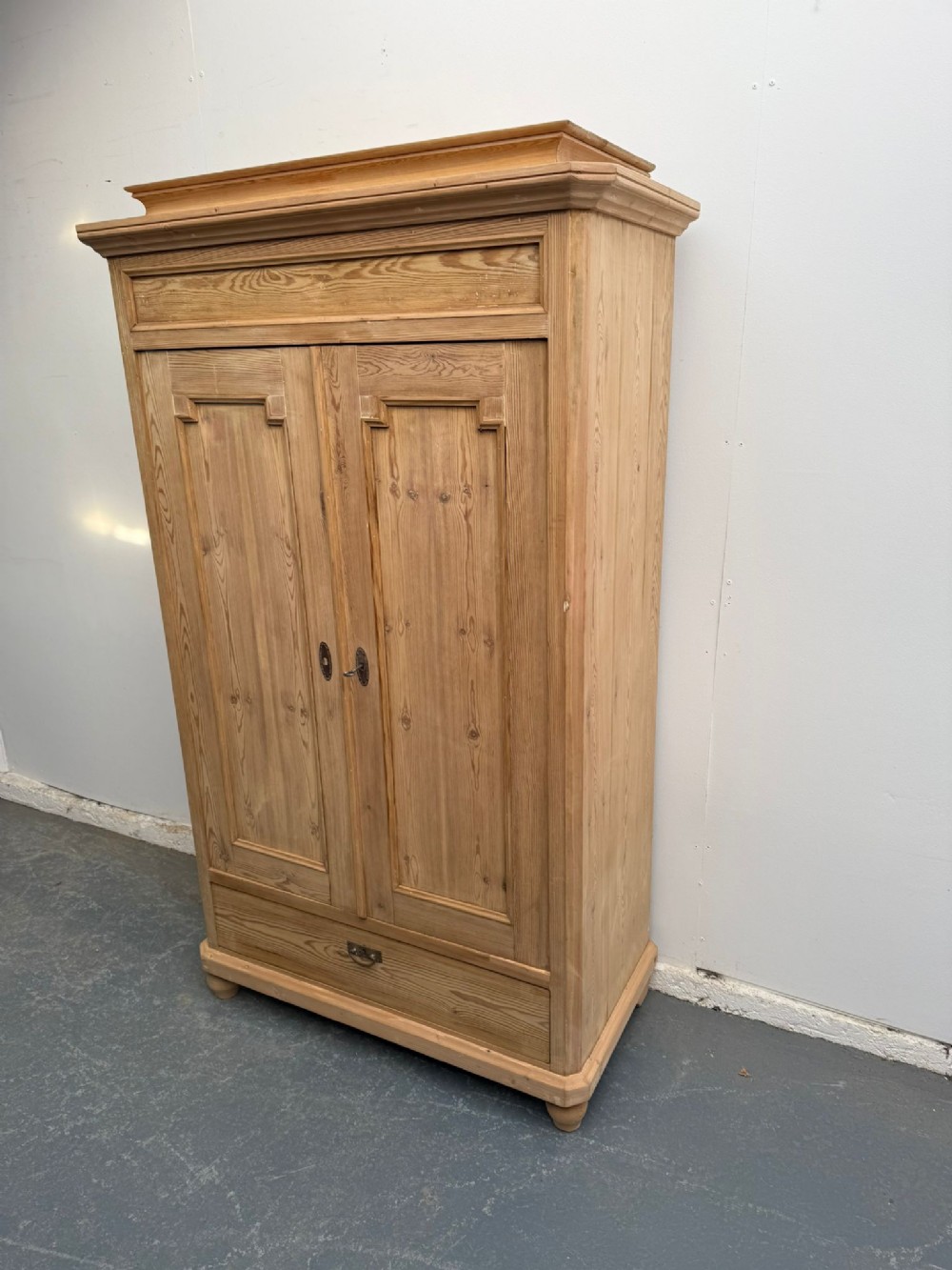 A Rare Art Deco Antique/Old Pine 2 Door 1 Drawer Knockdown Wardrobe to Wax/Paint