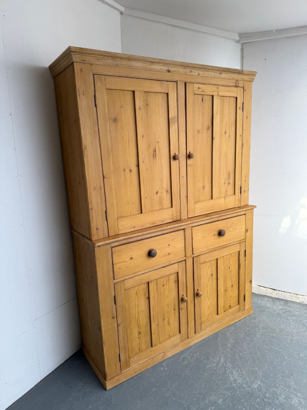 A Truly Stunning Antique / Old Pine 2 Piece 4 Door Storage Cupboard 