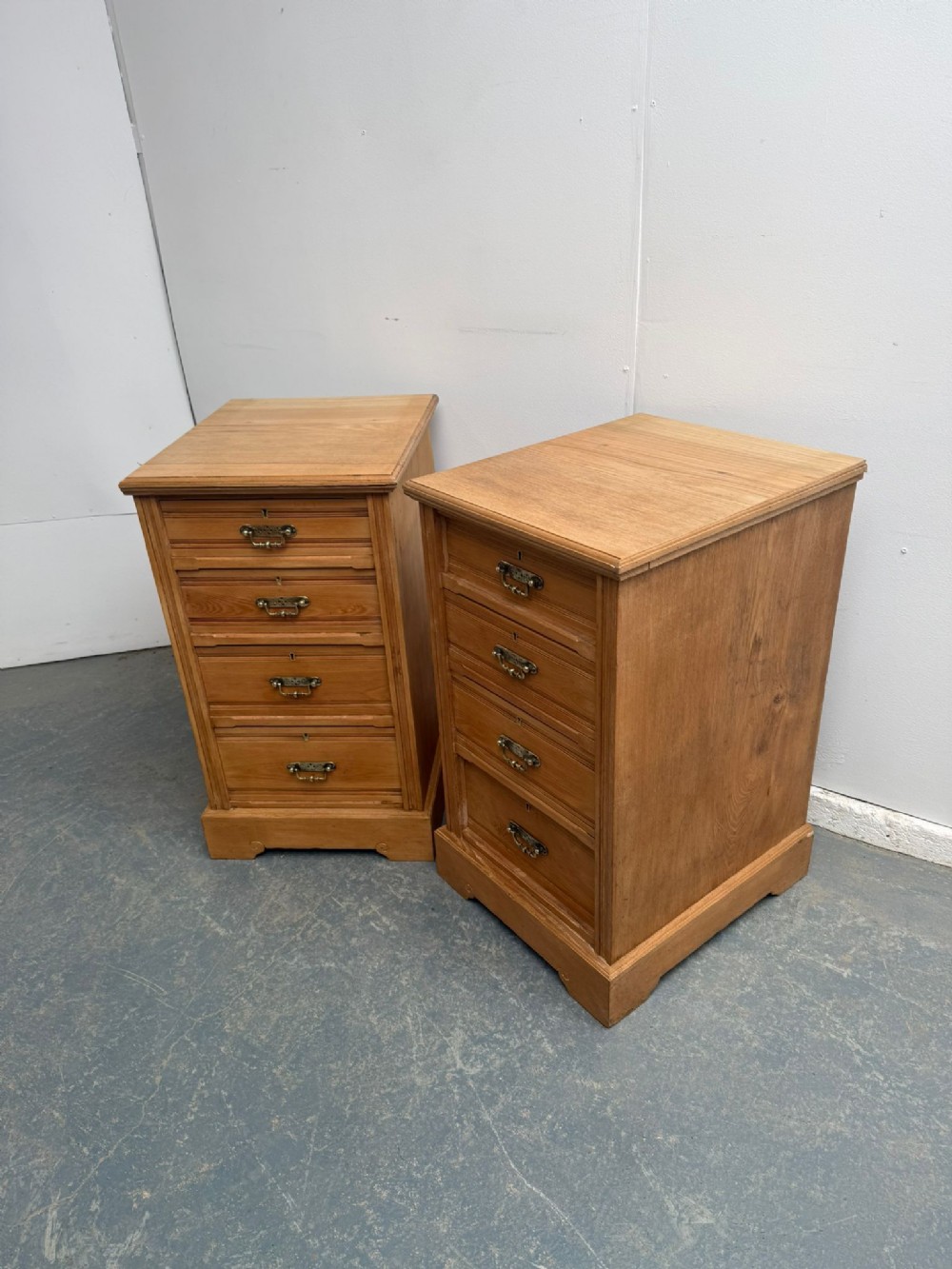 A Lovely Pair of Arts & Crafts Ash 4 Drawer Waxed Bedside Cabinets