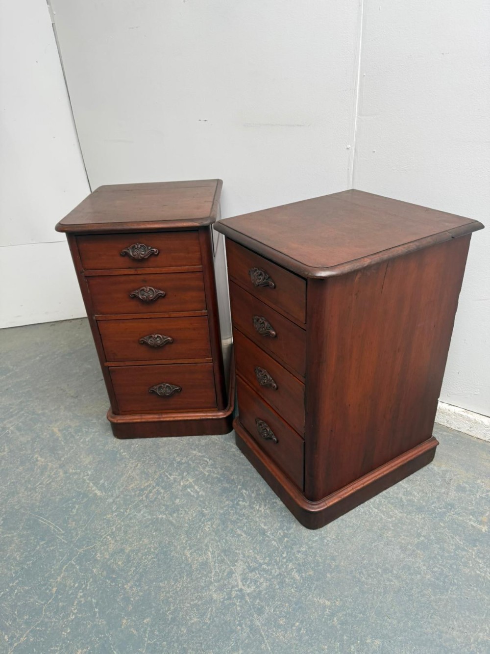 A Superb Pair of Mahogany 4 Drawer Small Waxed Georgian Bedside Cabinets