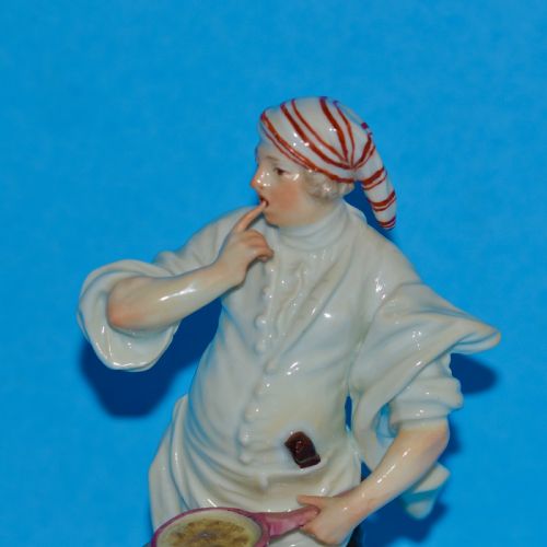 CIRCA 1755 MEISSEN PORCELAIN FIGURE OF A COOK AT THE STOVE - ADDITIONAL PHOTO 1