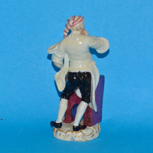 CIRCA 1755 MEISSEN PORCELAIN FIGURE OF A COOK AT THE STOVE - ADDITIONAL PHOTO 2