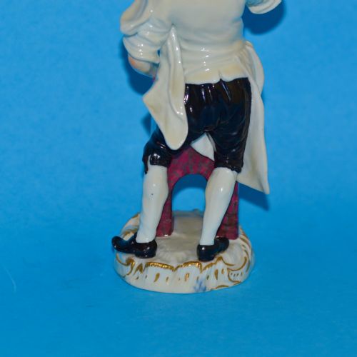 CIRCA 1755 MEISSEN PORCELAIN FIGURE OF A COOK AT THE STOVE - ADDITIONAL PHOTO 9