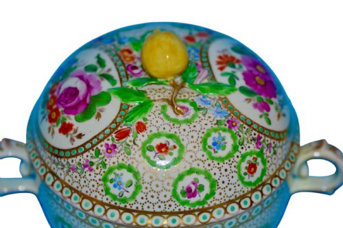 19TH CENTURY MARCOLINI MEISSEN TWO HANDLED BOWL COVER - ADDITIONAL PHOTO 4