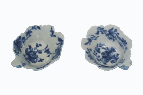 175860 PAIR OF WORCESTER GERANIUM MOULDED BUTTERBOATS - ADDITIONAL PHOTO 1