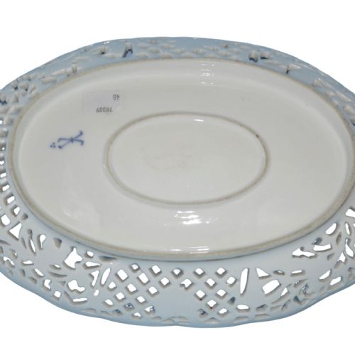 DELIGHTFUL DRESDEN PORCELAIN OVAL DISH 18801890 - ADDITIONAL PHOTO 4