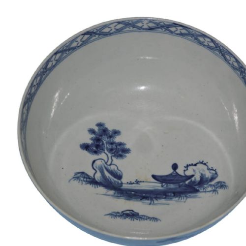 18TH CENTURY WORCESTER PORCELAIN 'PRECIPICE' PATTERN BOWL - ADDITIONAL PHOTO 4