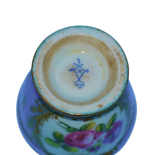 RARE SEVRES 18TH CENTURY PORCELAIN EGG CUP - ADDITIONAL PHOTO 2