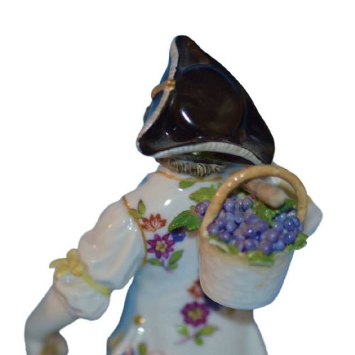 19TH CENTURY MEISSEN PORCELAIN FIGURES GRAPE HARVESTER AND COMPANION - ADDITIONAL PHOTO 6