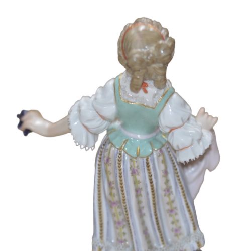 MEISSEN PORCELAIN FIGURE OF A GIRL HOLDING GRAPES - ADDITIONAL PHOTO 10