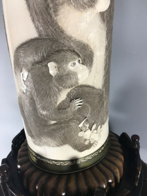 HUGE ANTIQUE JAPANESE IVORY VASE ON STAND - ADDITIONAL PHOTO 2