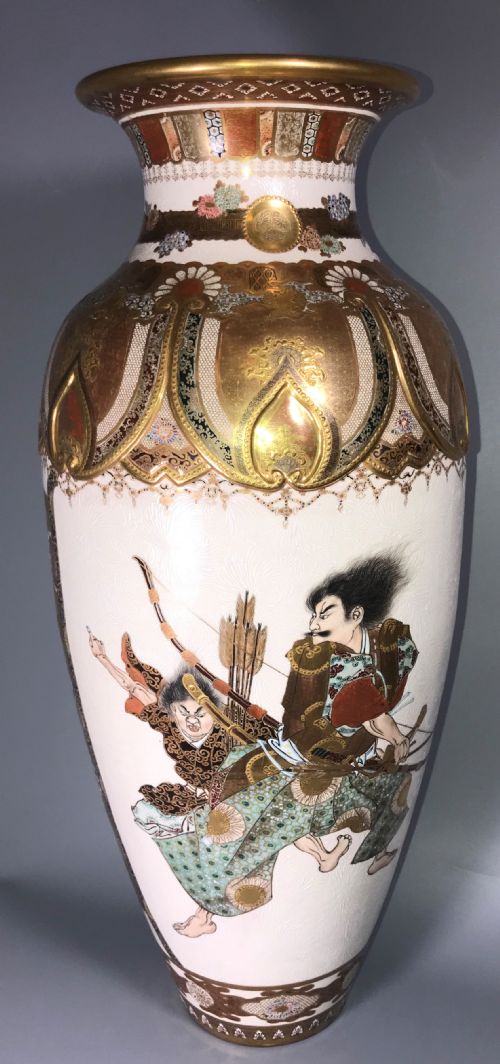 LARGE IMPRESSIVE JAPANESE KINKOZAN SATSUMA VASE - ADDITIONAL PHOTO 4
