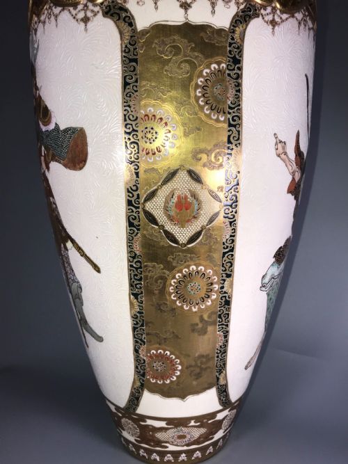 LARGE IMPRESSIVE JAPANESE KINKOZAN SATSUMA VASE - ADDITIONAL PHOTO 7