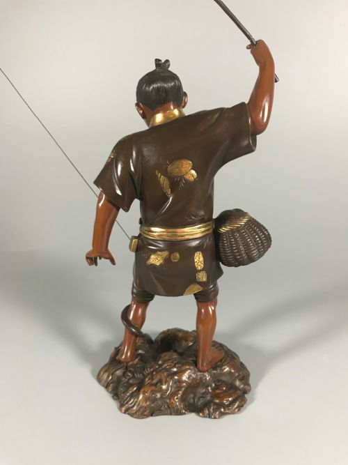 JAPANESE BRONZE OKIMONO OF A FISHERMAN - ADDITIONAL PHOTO 4