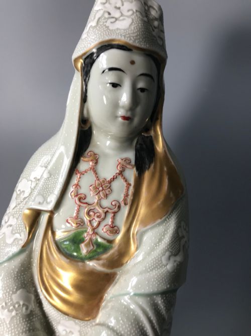 LARGE JAPANESE KUTANI FIGURE - ADDITIONAL PHOTO 1