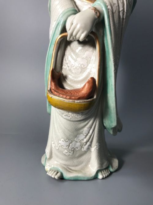 LARGE JAPANESE KUTANI FIGURE - ADDITIONAL PHOTO 2