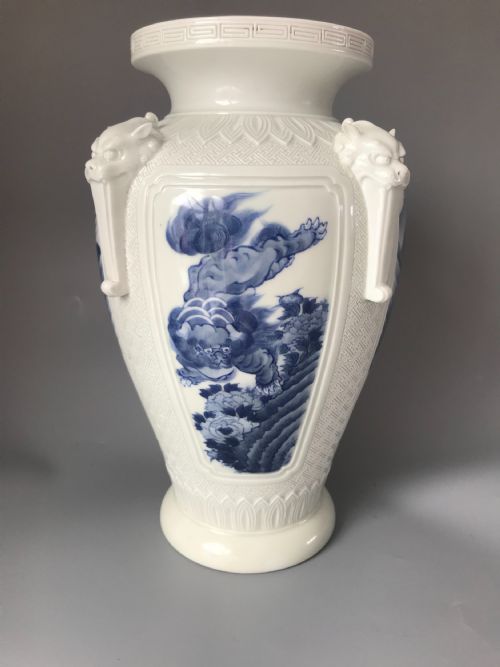 LARGE JAPANESE EXHIBITION QUALITY VASE BY HIRADO - ADDITIONAL PHOTO 3