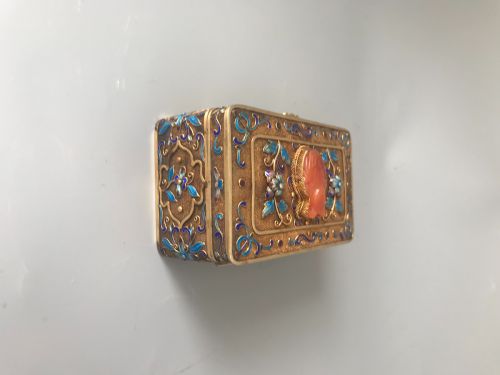 CHINESE HARDSTONE AND ENAMEL MOUNTED SILVER BOX - ADDITIONAL PHOTO 1