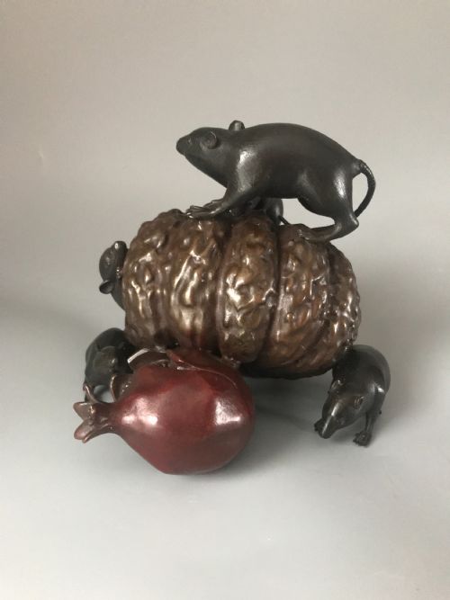 LARGE ANTIQUE JAPANESE BRONZE OKIMONO OF RATS - ADDITIONAL PHOTO 1