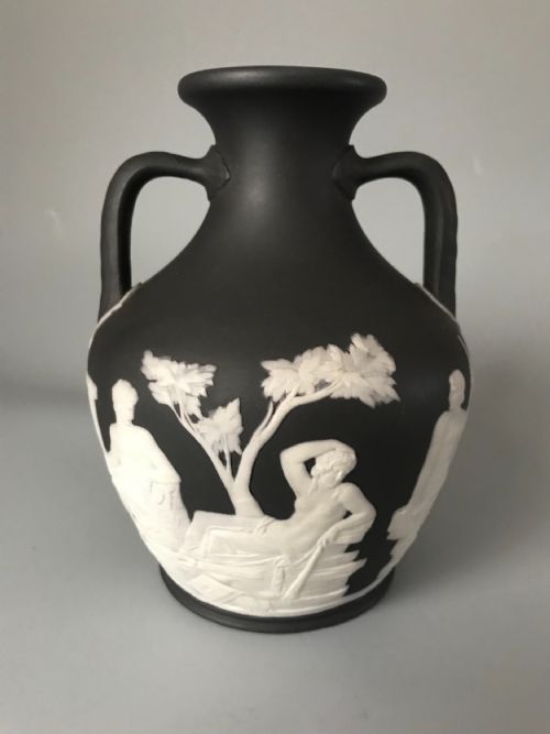 19THC WEDGWOOD PORTLAND VASE - ADDITIONAL PHOTO 1