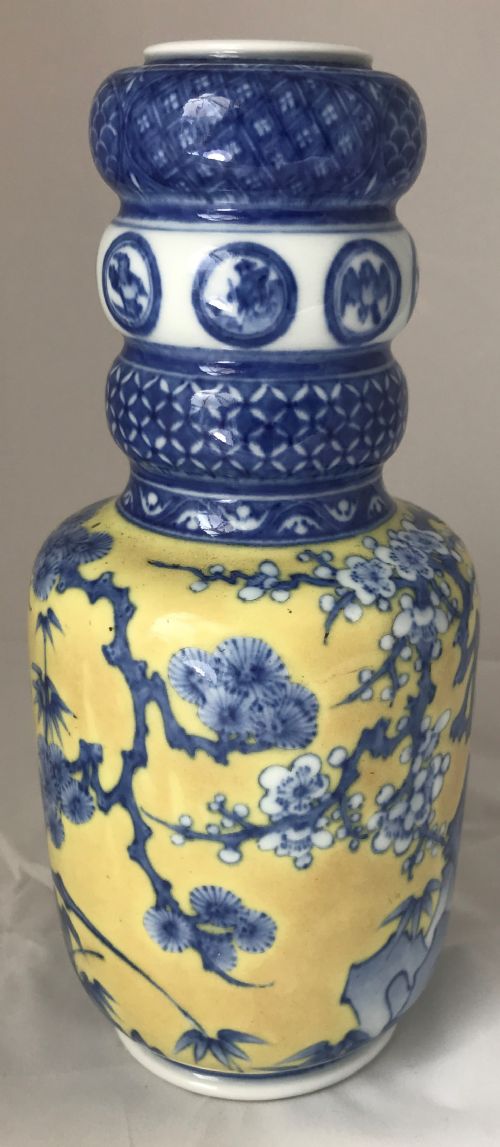japanese porcelain vase by makuzu kozan - CATEGORY: ANTIQUE VASES - DATED 1910