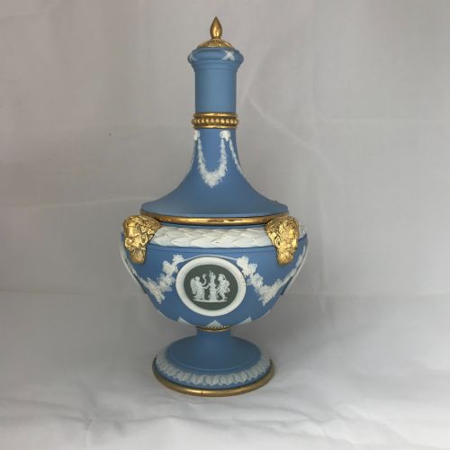 ANTIQUE WEDGWOOD VASE THREE COLOUR ORMOLU MOUNTED VASE - ADDITIONAL PHOTO 3