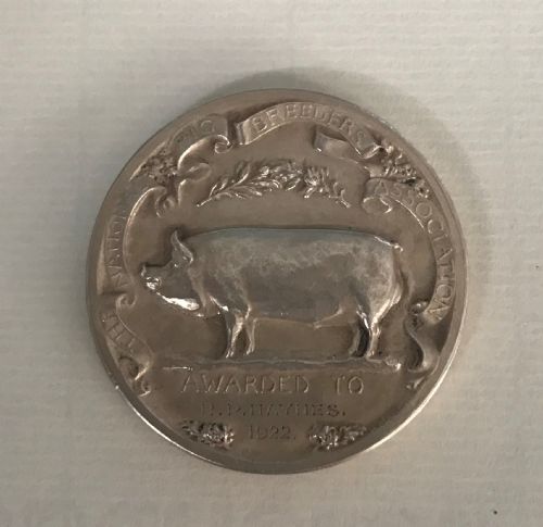national pig breeders silver award medallion - CATEGORY: ANTIQUE METAL - DATED 1920