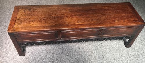 AN UNUSUAL ANTIQUE CHINESE HARDWOOD ALTER TABLE - ADDITIONAL PHOTO 3