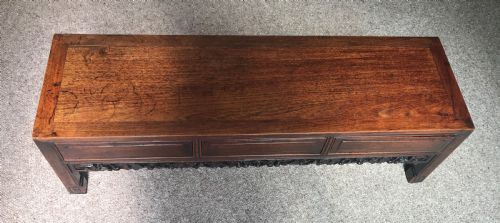 AN UNUSUAL ANTIQUE CHINESE HARDWOOD ALTER TABLE - ADDITIONAL PHOTO 4