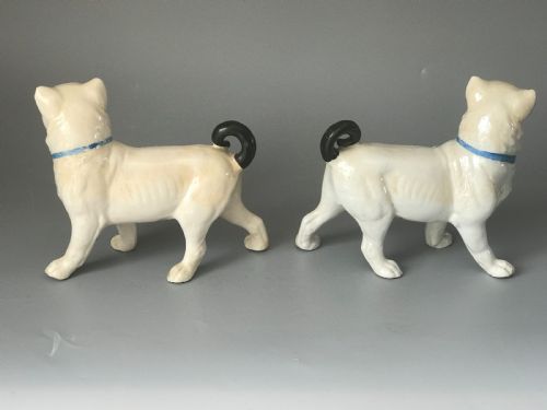 PAIR CONTINENTAL PORCELAIN PUG DOGS - ADDITIONAL PHOTO 1