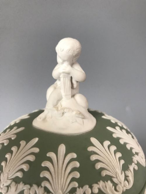 ANTIQUE WEDGWOOD VASE - ADDITIONAL PHOTO 1