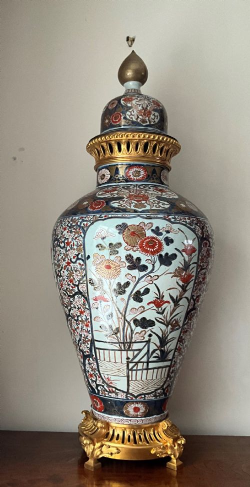 JAPANESE ANTIQUE IMARI VASE OF HUGE SIZE - ADDITIONAL PHOTO 1