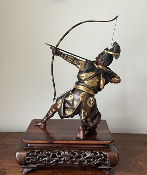 LARGE JAPANESE BRONZE ARCHER BY YOSHIMITSU - ADDITIONAL PHOTO 3