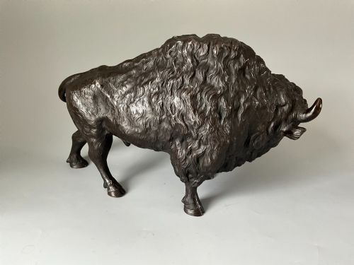 FINE LARGE JAPANESE BRONZE OF A BISON BY GENRYSAI SEIYA - ADDITIONAL PHOTO 1