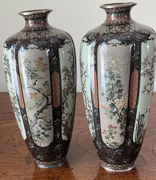 PAIR JAPANESE CLOISONNE VASES ATTRIBUTED TO HAYASHI - ADDITIONAL PHOTO 3