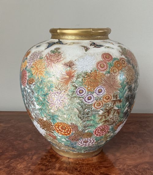 JAPANESE SATSUMA VASE BY RYOZAN - ADDITIONAL PHOTO 4