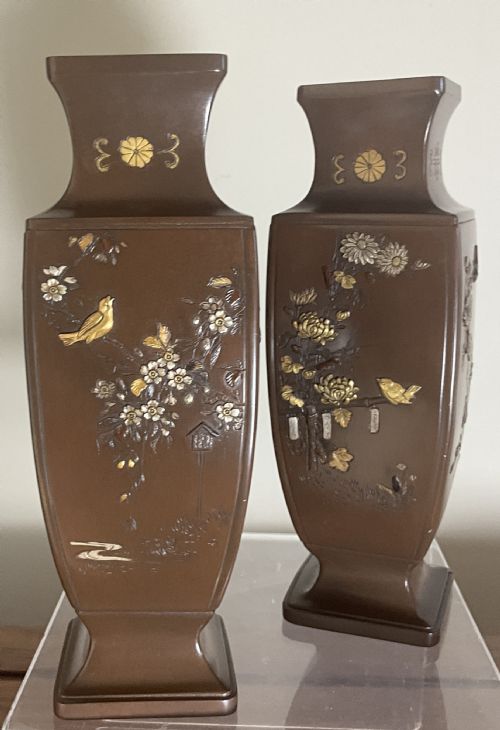 a pair of well decorated japanese bronze vases - CATEGORY: ANTIQUE METAL - DATED 1890