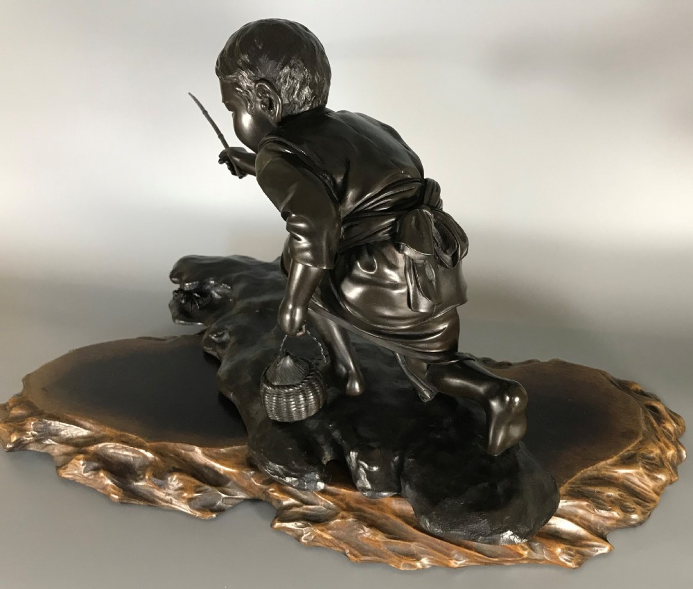 JAPANESE BRONZE OF BOY CRAB FISHING View X