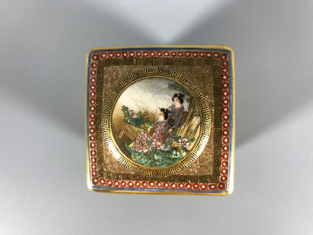 ANTIQUE JAPANESE SATSUMA KINKOZAN CADDY View V