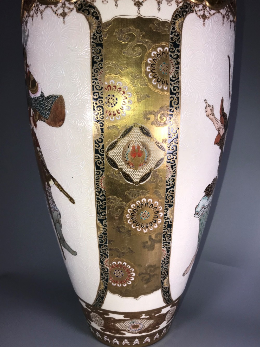 LARGE IMPRESSIVE JAPANESE KINKOZAN SATSUMA VASE  View VIII