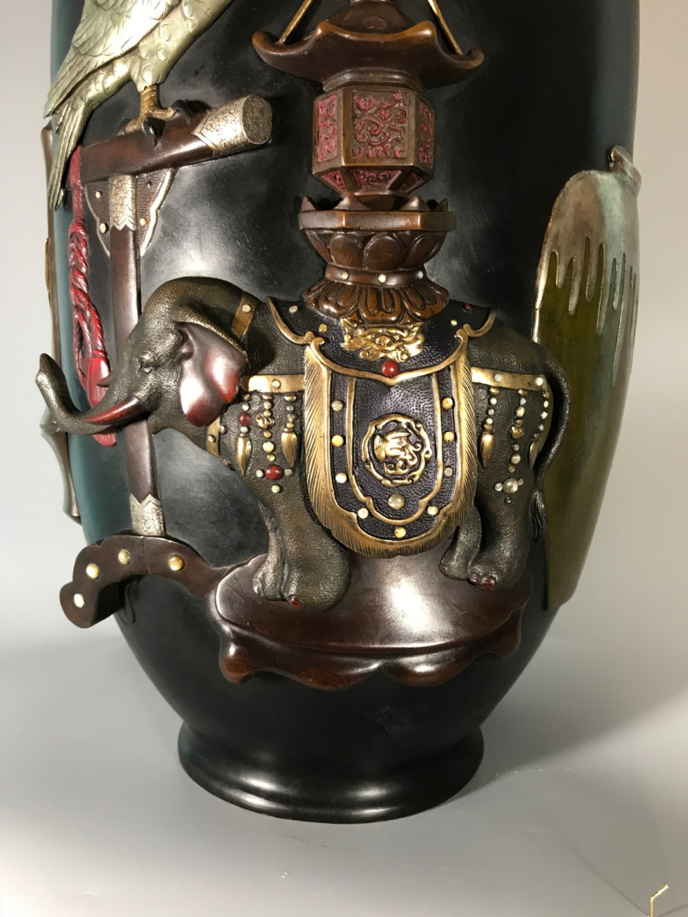 MASSIVE JAPANESE BRONZE VASE  View IV