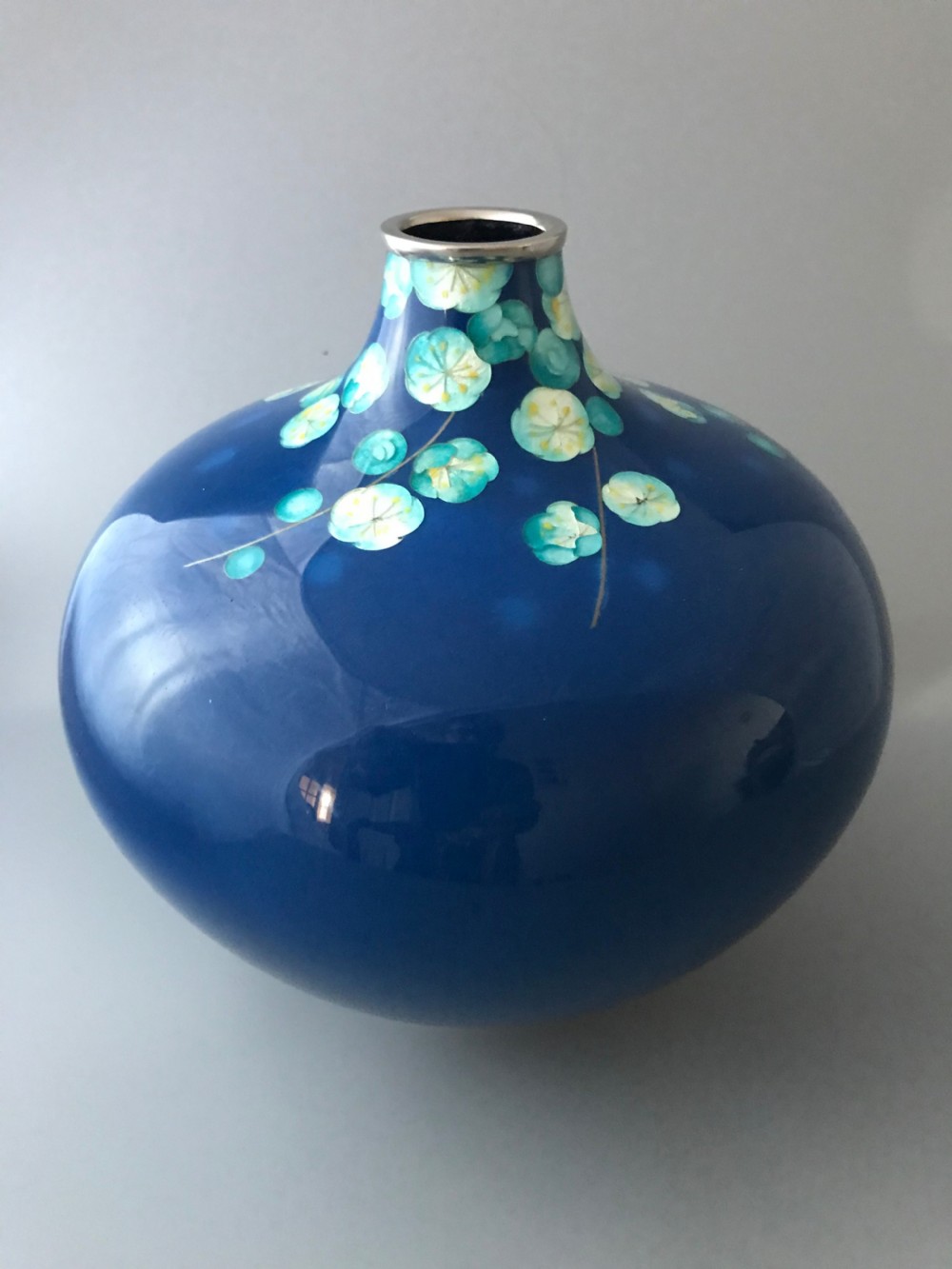 JAPANESE CLOISONNE VASE by TAMURA. View VII