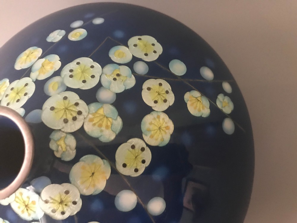 JAPANESE CLOISONNE VASE BY TAMURA View III