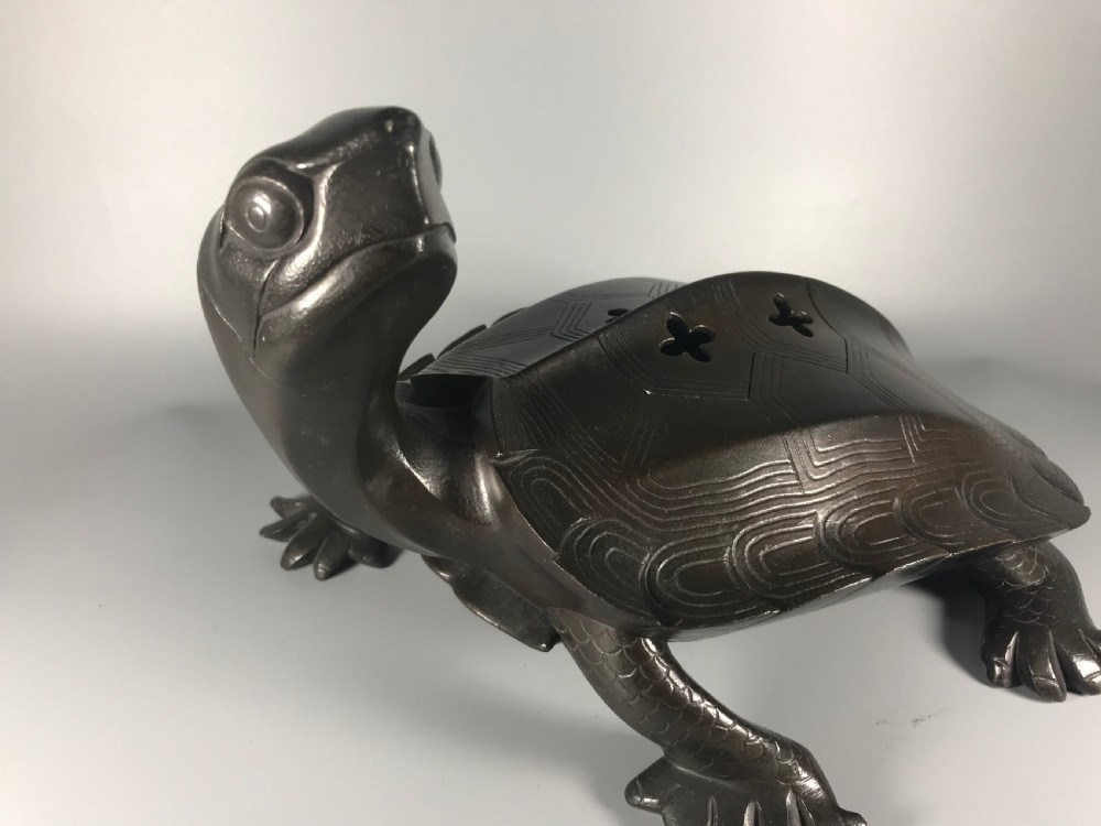 LARGE JAPANESE MEIJI PERIOD BRONZE KORO. View III