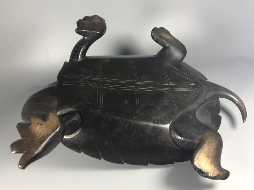 LARGE JAPANESE MEIJI PERIOD BRONZE KORO. View VIII